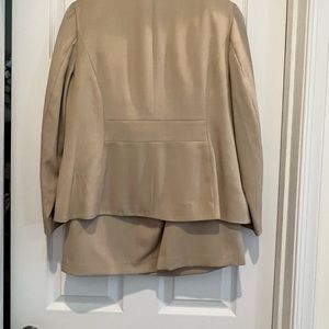 2-piece suit by Isabella.